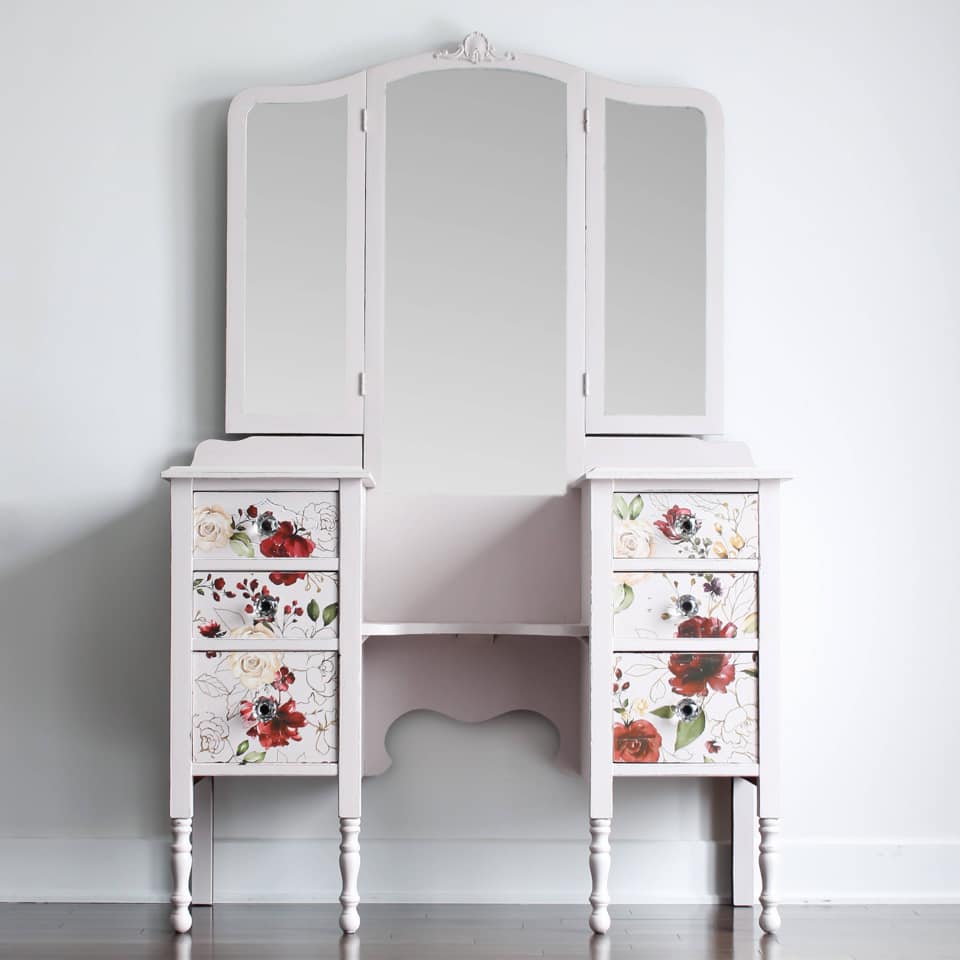 Floral Vanity with Mirror in 