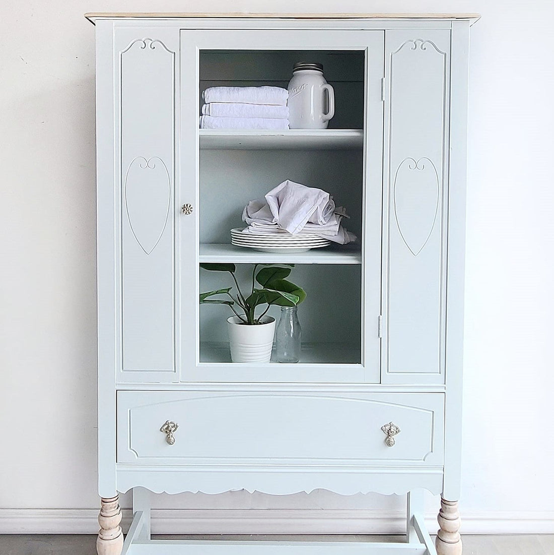 Dining hutch painted in 'String Of Pearls'