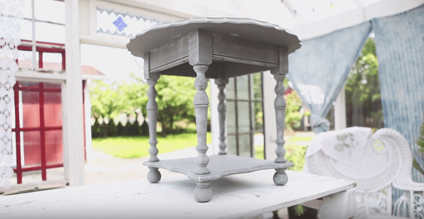 Furniture Painting Techniques #DIY #homedecor #furniturepainting #paintedfurniture #paintingtechniques #crafting #drybrushing #texture #videotutorial #tutorial #howto - www.countrychicpaint.com/blog