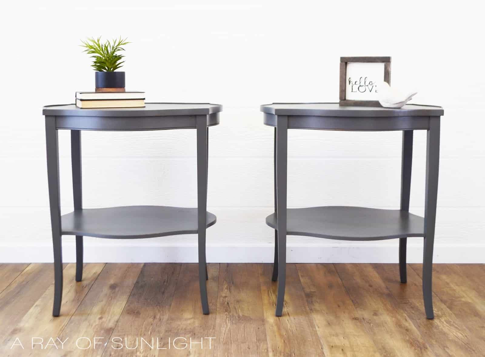 Warm Grey Nightstand Makeover #DIY #furniturepaint #paintedfurniture #homedecor #endtable #charcoal #grey #chalkpaint #countrychicpaint - blog.countrychicpaint.com
