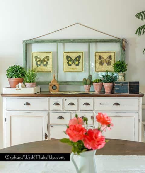 Botanical Butterfly Wall Art - Glazing #DIY #homedecor #wallart #windowframe #craftproject #glaze - www.countrychicpaint.com/blog