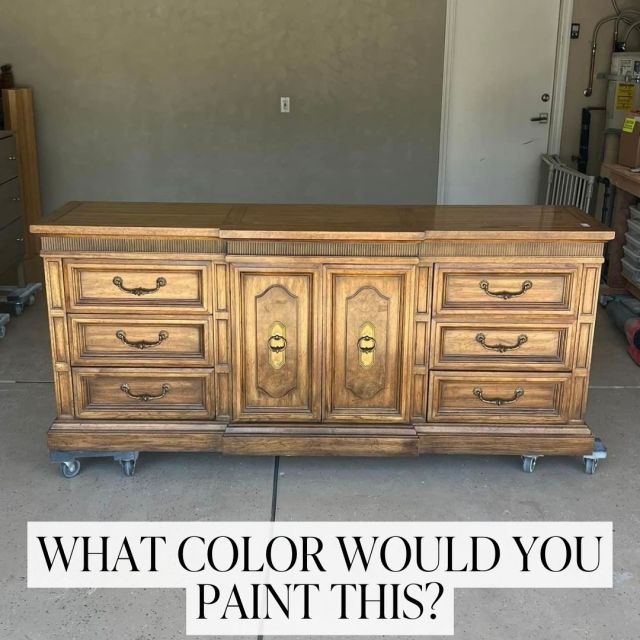 Which Country Chic Paint color would you paint this desk? Tell us in the comments!

Stay tuned tomorrow to see more!

@olive.street.designs 
.
.
.
.
.
.
.
.
.
.
#countrychicpaint #ccp #furnitureflip #furnituremakeover #furniturerestoration #paintedfurniture #chalkpaint #furniturepaint #paintcolors #furniturepainting